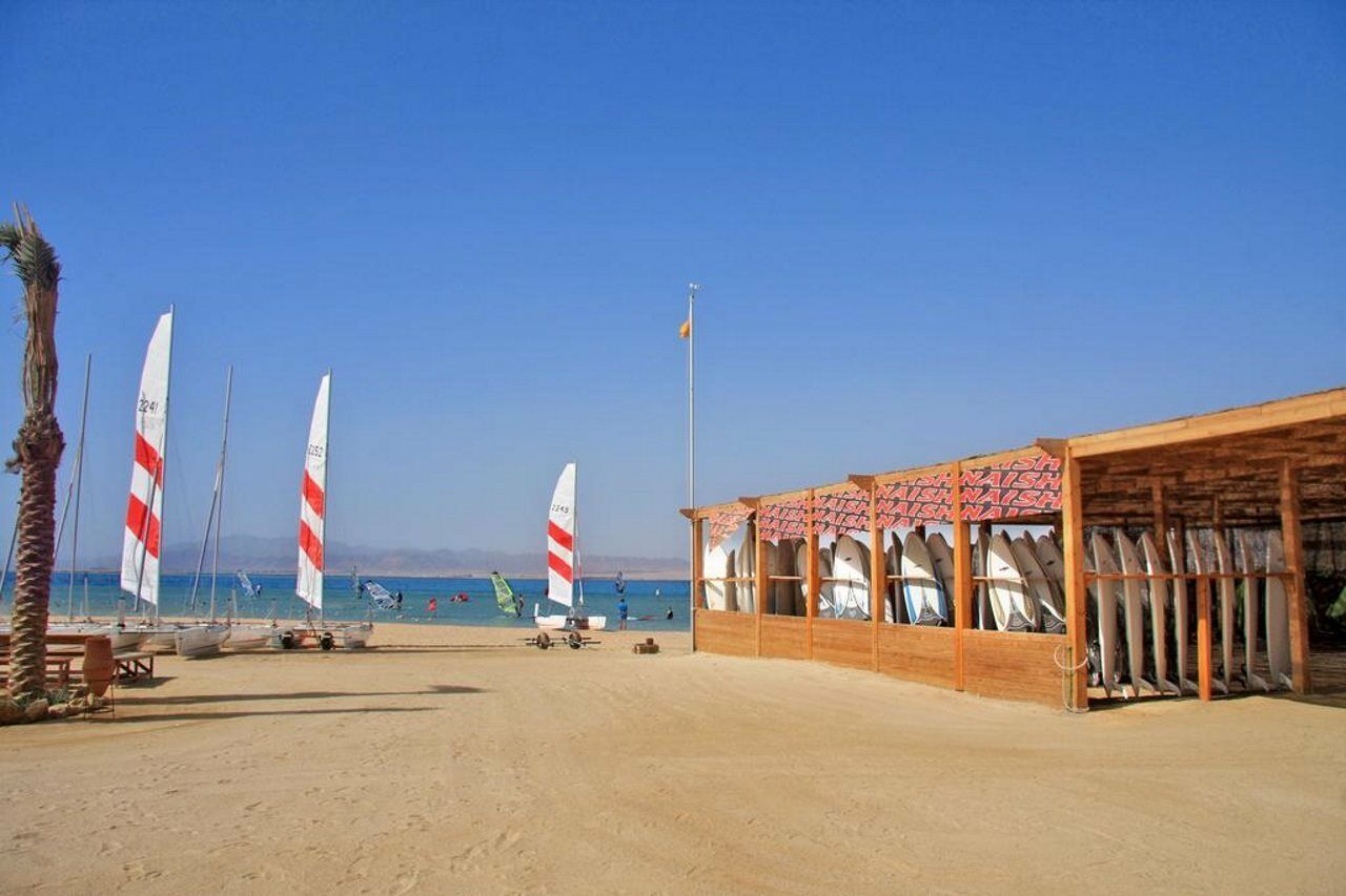 The Breakers Diving And Surfing Lodge Soma Bay Hurghada Exteriör bild